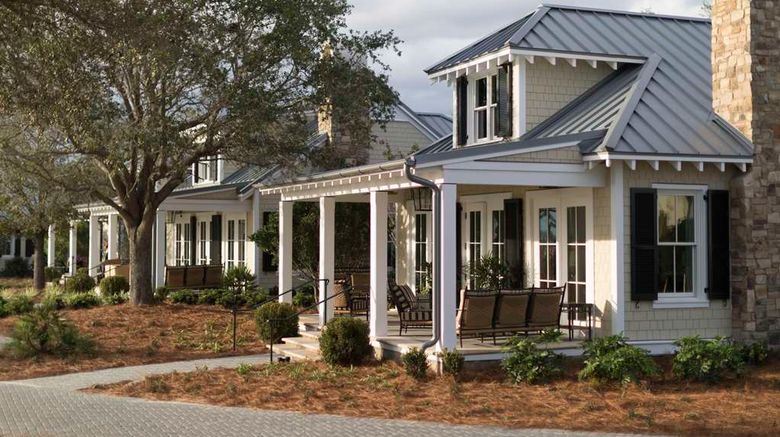 <b>The Lodge at Sea Island Golf Club Suite</b>. Images powered by <a href="https://iceportal.shijigroup.com/" title="IcePortal" target="_blank">IcePortal</a>.