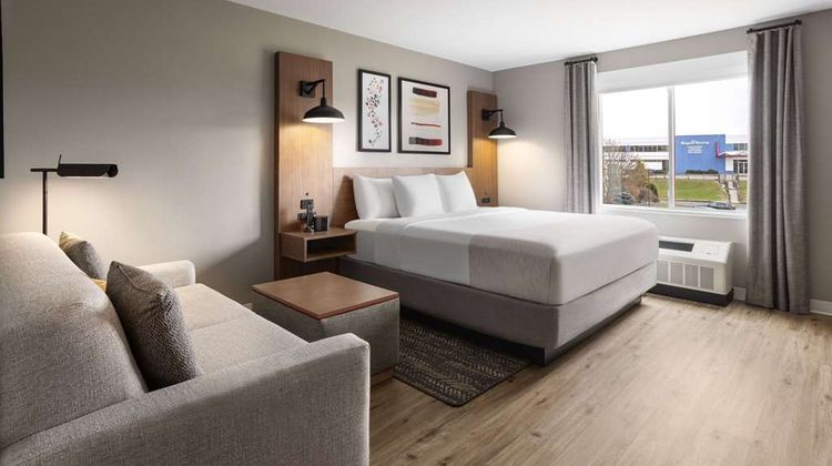 Hawthorn Suites by Wyndham Williston Room