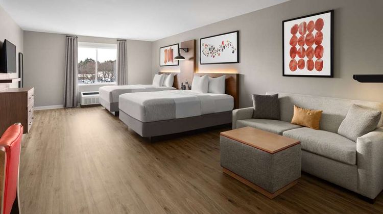 Hawthorn Suites by Wyndham Williston Suite