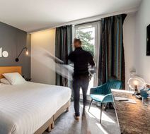 PoMo Hotel & Restaurant Room