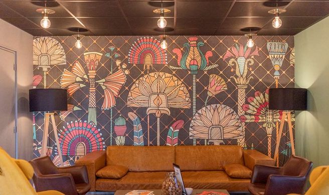 PoMo Hotel & Restaurant Lobby