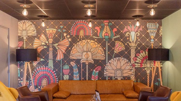 PoMo Hotel & Restaurant Lobby