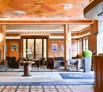 Le Grand Hotel Lobby