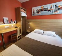 P'tit Dej-HOTEL Cognac La Residence Room