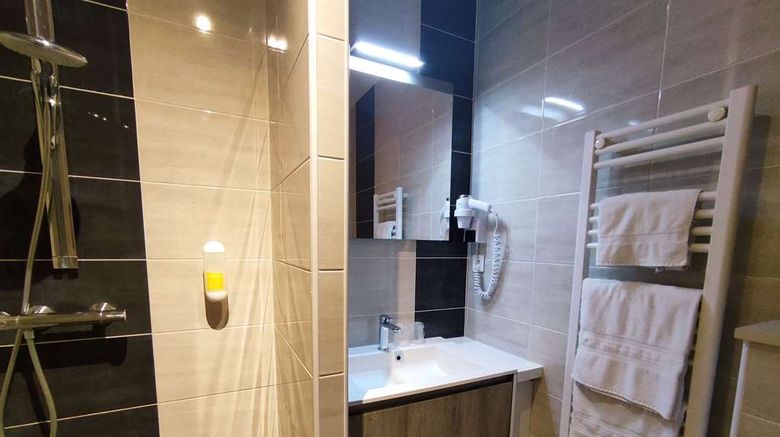 <b>P'tit Dej-HOTEL Cognac La Residence Room</b>. Images powered by <a href="https://iceportal.shijigroup.com/" title="IcePortal" target="_blank">IcePortal</a>.