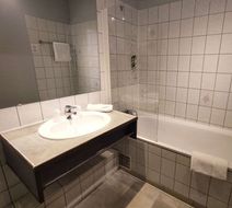 P'tit Dej-HOTEL Cognac La Residence Room