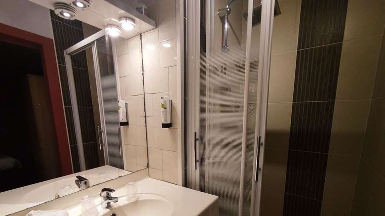<b>P'tit Dej-HOTEL Cognac La Residence Room</b>. Images powered by <a href="https://iceportal.shijigroup.com/" title="IcePortal" target="_blank">IcePortal</a>.