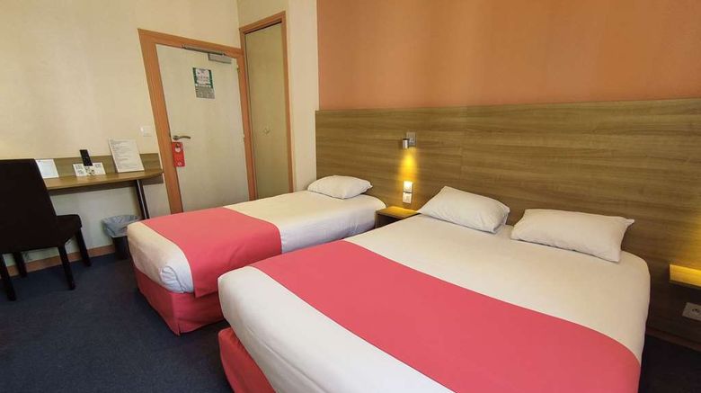 <b>P'tit Dej-HOTEL Cognac La Residence Room</b>. Images powered by <a href="https://iceportal.shijigroup.com/" title="IcePortal" target="_blank">IcePortal</a>.