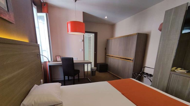 <b>P'tit Dej-HOTEL Cognac La Residence Room</b>. Images powered by <a href="https://iceportal.shijigroup.com/" title="IcePortal" target="_blank">IcePortal</a>.