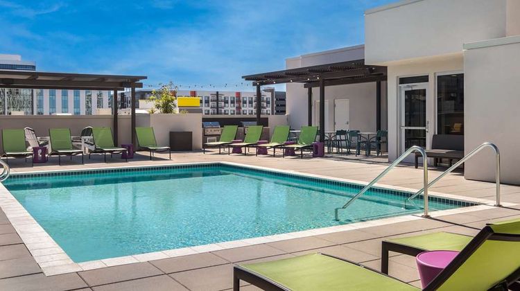 Tru by Hilton Phoenix Midtown Pool