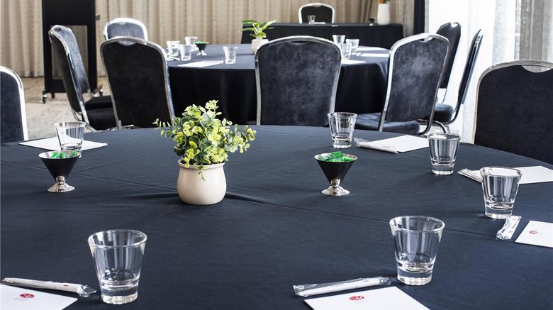 <b>Metro Hotel Perth, South Perth Meeting</b>. Images powered by <a href="https://iceportal.shijigroup.com/" title="IcePortal" target="_blank">IcePortal</a>.
