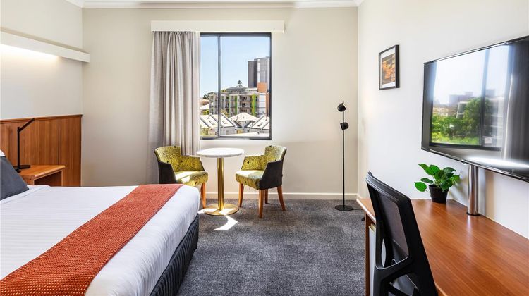 Metro Hotel Perth City Room