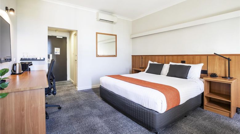 <b>Metro Hotel Perth City Room</b>. Images powered by <a href="https://iceportal.shijigroup.com/" title="IcePortal" target="_blank">IcePortal</a>.