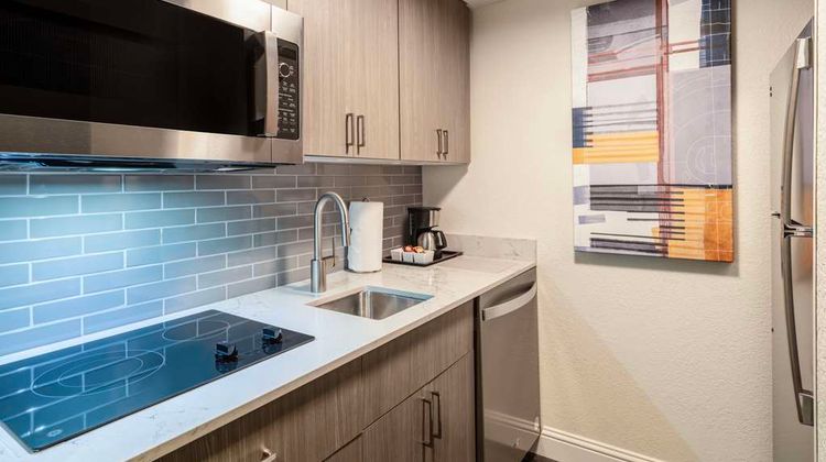 Hyatt House Colorado Springs Airport Suite