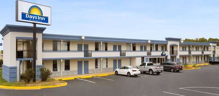 Days Inn by Wyndham Montgomery Exterior