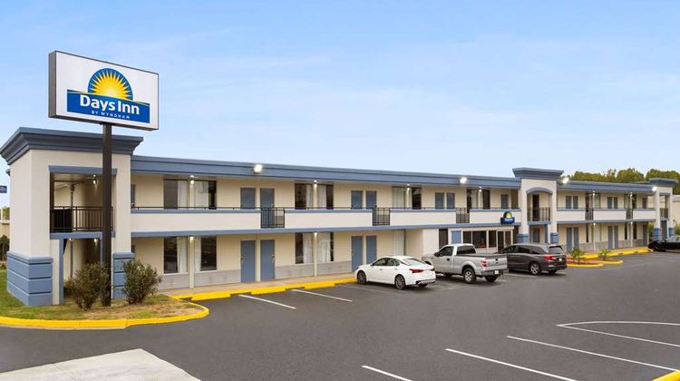 Days Inn by Wyndham Montgomery Exterior