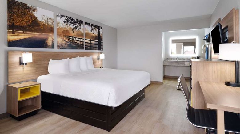 <b>Days Inn by Wyndham Montgomery Room</b>. Images powered by <a href="https://iceportal.shijigroup.com/" title="IcePortal" target="_blank">IcePortal</a>.