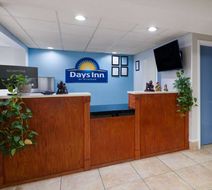 Days Inn by Wyndham Montgomery Lobby
