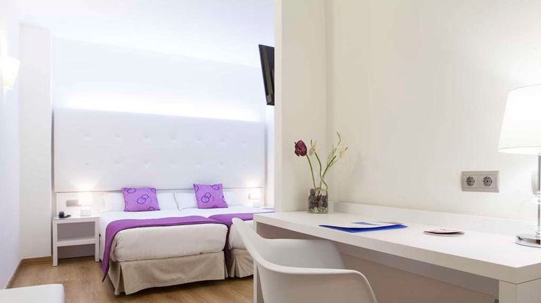 <b>Hotel Albahia Room</b>. Images powered by <a href="https://iceportal.shijigroup.com/" title="IcePortal" target="_blank">IcePortal</a>.