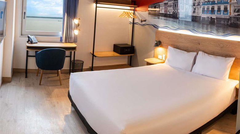 <b>Ibis Styles El Malecon Guayaquil Room</b>. Images powered by <a href="https://iceportal.shijigroup.com/" title="IcePortal" target="_blank">IcePortal</a>.