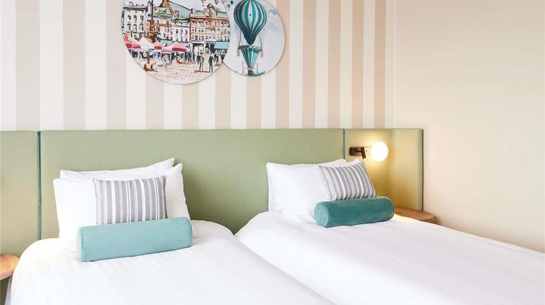 <b>Mercure Northampton Room</b>. Images powered by <a href="https://iceportal.shijigroup.com/" title="IcePortal" target="_blank">IcePortal</a>.