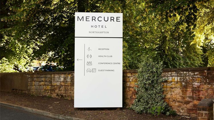 Mercure Northampton Exterior