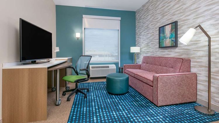 Home2 Suites by Hilton Tulsa Airport Room