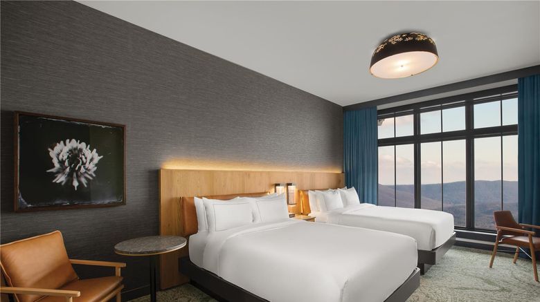 <b>Cloudland at McLemore Resort Room</b>. Images powered by <a href="https://iceportal.shijigroup.com/" title="IcePortal" target="_blank">IcePortal</a>.