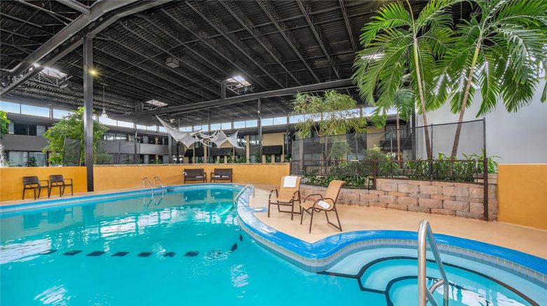<b>Radisson Montreal Airport Pool</b>. Images powered by <a href="https://iceportal.shijigroup.com/" title="IcePortal" target="_blank">IcePortal</a>.