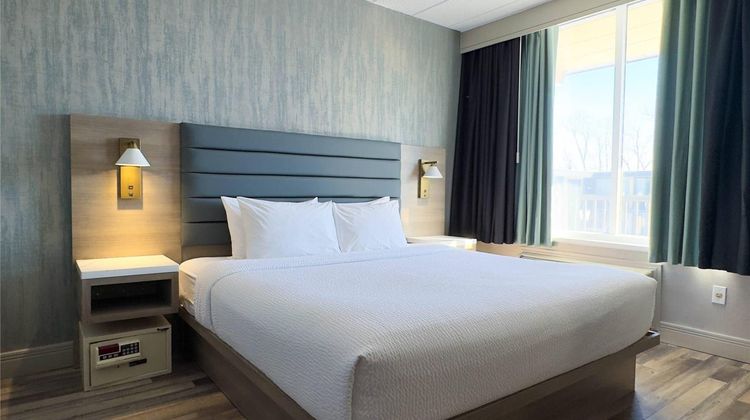Radisson Montreal Airport Room
