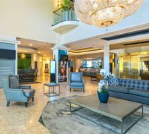 Chateau Cartier Hotel & Resort Gatineau Lobby