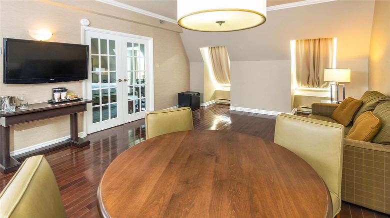 <b>Chateau Cartier Hotel & Resort Gatineau Suite</b>. Images powered by <a href="https://iceportal.shijigroup.com/" title="IcePortal" target="_blank">IcePortal</a>.