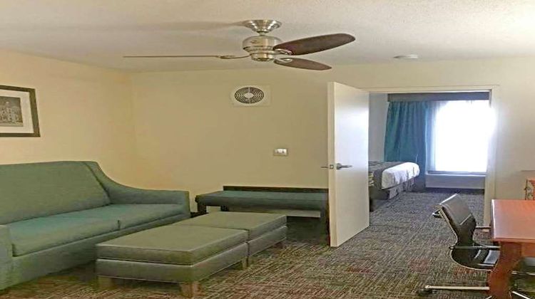 Comfort Inn & Suites O'Fallon Suite