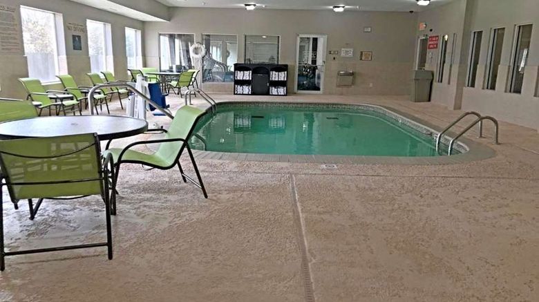 <b>Comfort Inn & Suites O'Fallon Pool</b>. Images powered by <a href="https://iceportal.shijigroup.com/" title="IcePortal" target="_blank">IcePortal</a>.