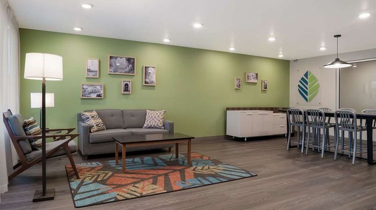 WoodSpring Stes Detroit Sterling Heights Lobby