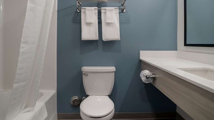 WoodSpring Stes Detroit Sterling Heights Room