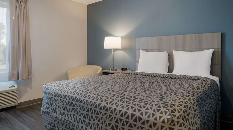 <b>WoodSpring Stes Detroit Sterling Heights Room</b>. Images powered by <a href="https://iceportal.shijigroup.com/" title="IcePortal" target="_blank">IcePortal</a>.