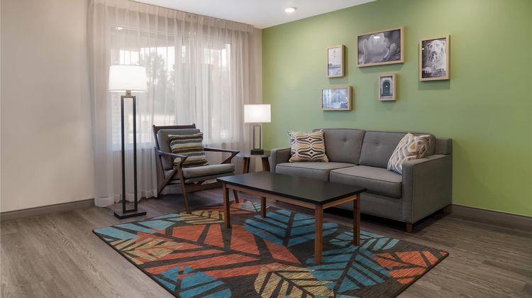 WoodSpring Stes Detroit Sterling Heights Lobby