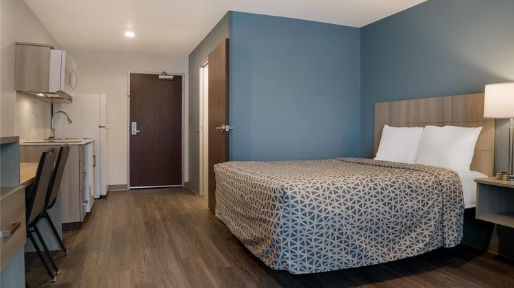 WoodSpring Stes Detroit Sterling Heights Room