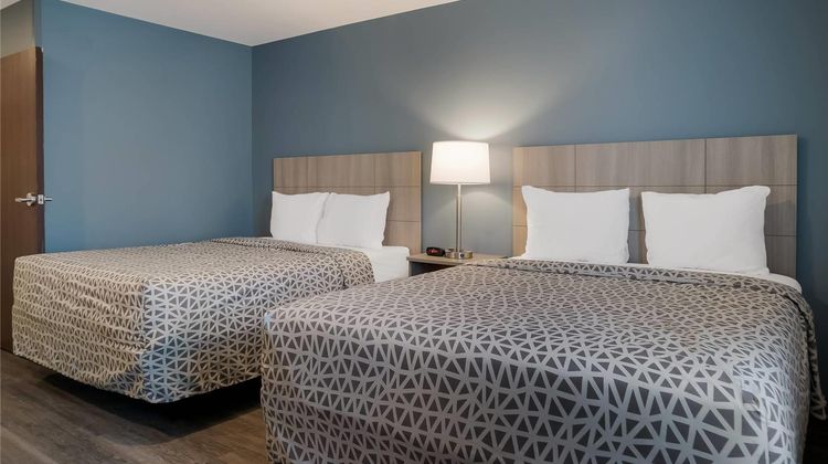 WoodSpring Stes Detroit Sterling Heights Room
