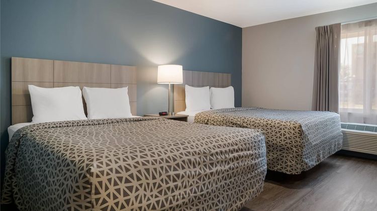 WoodSpring Stes Detroit Sterling Heights Room