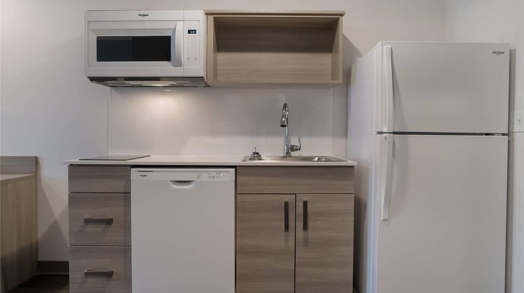 WoodSpring Stes Detroit Sterling Heights Room