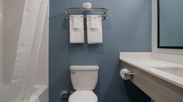WoodSpring Stes Detroit Sterling Heights Room
