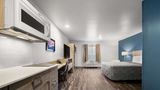 WoodSpring Suites Dearborn-Detroit Room