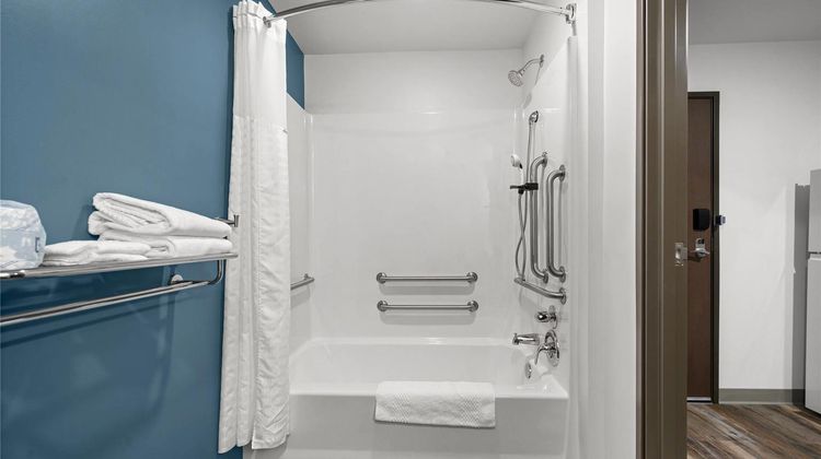 WoodSpring Suites Dearborn-Detroit Room