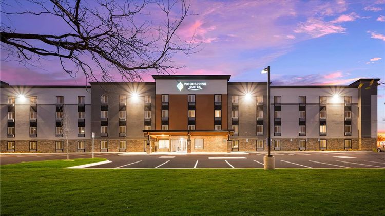 WoodSpring Suites Dearborn-Detroit Exterior