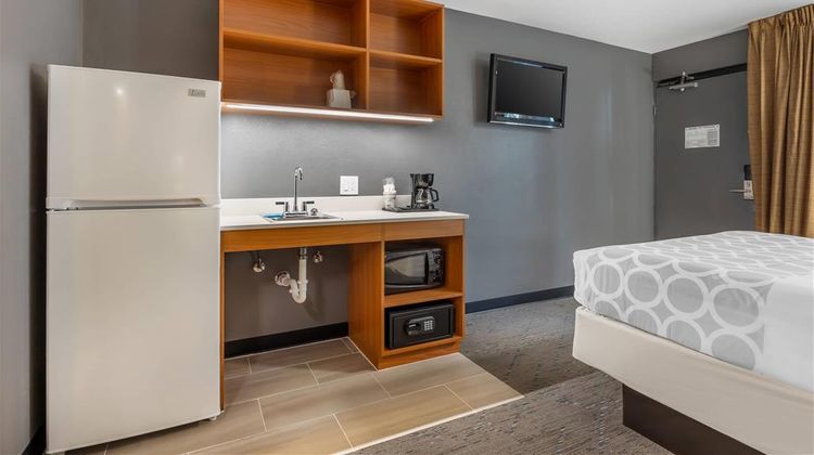 Suburban Studios Branson On The Strip Room