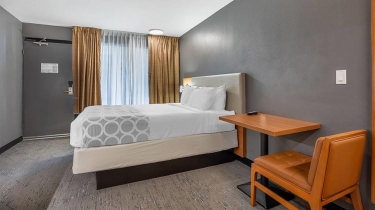 Suburban Studios Branson On The Strip Room