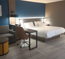 Comfort Inn & Suites Room