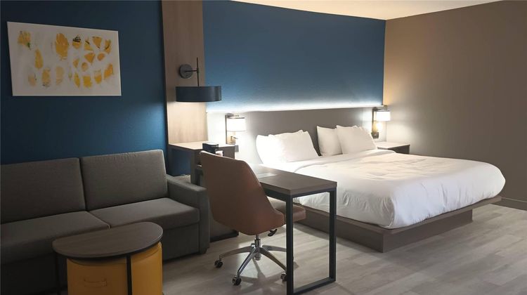 Comfort Inn & Suites Room